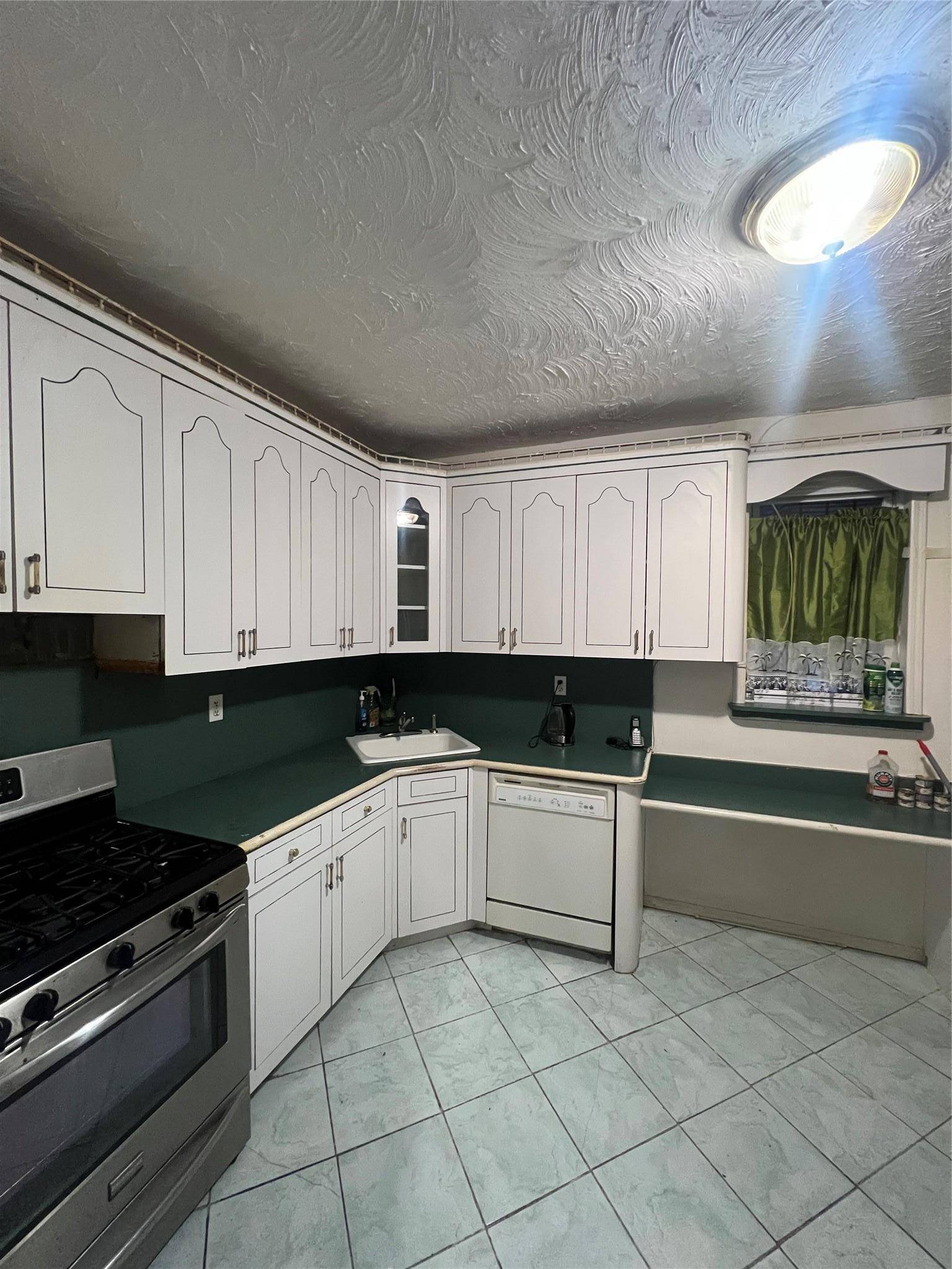 East Elmhurst, NY 11369,3109 102nd ST