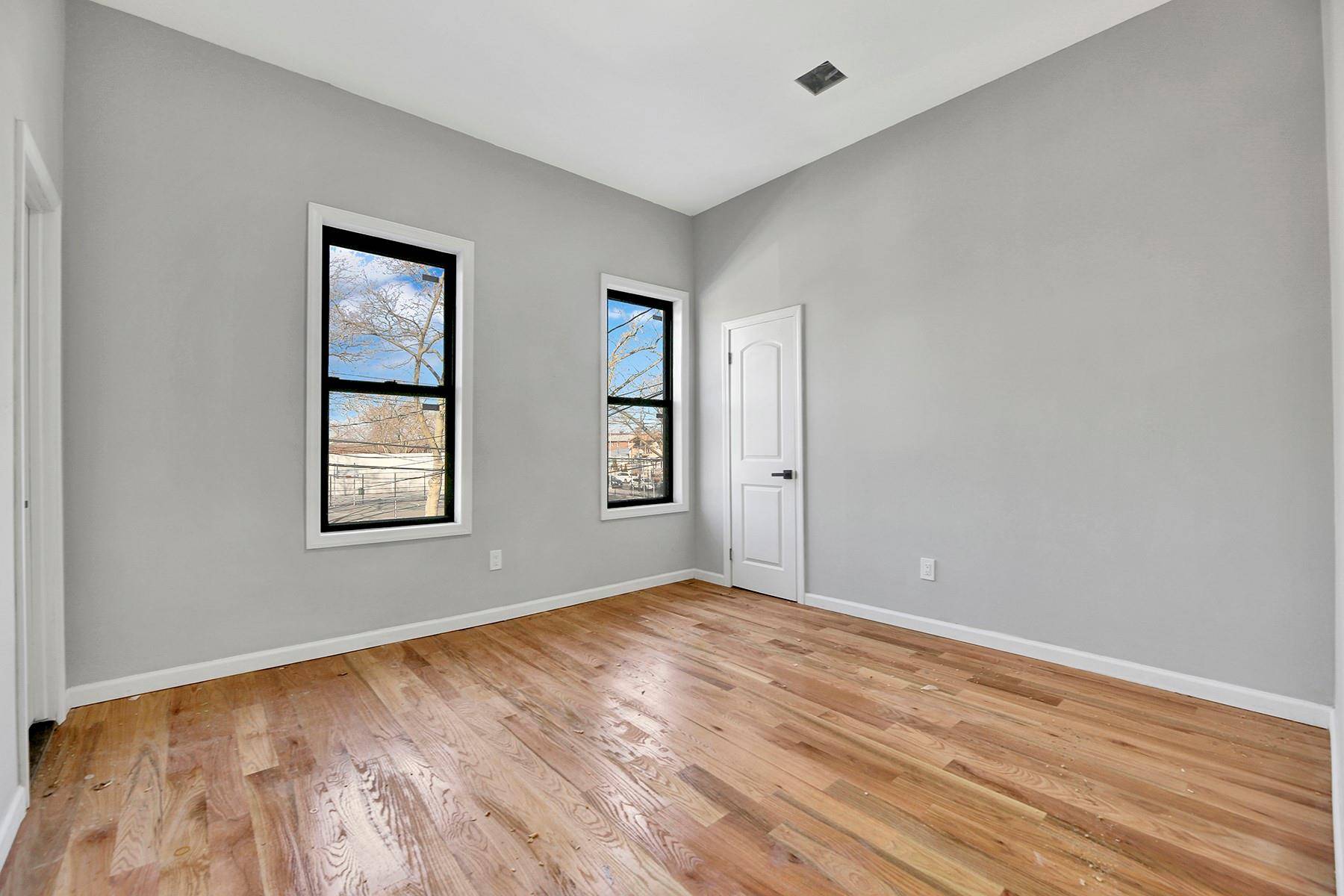 Richmond Hill S., NY 11419,12608 95th AVE