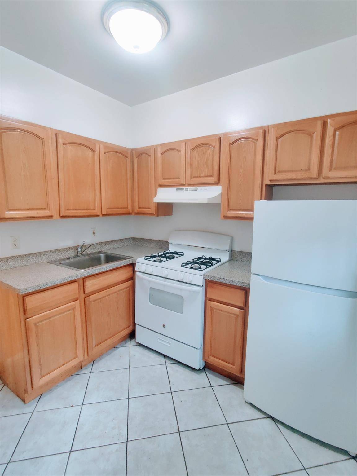Astoria, NY 11102,2540 32nd ST