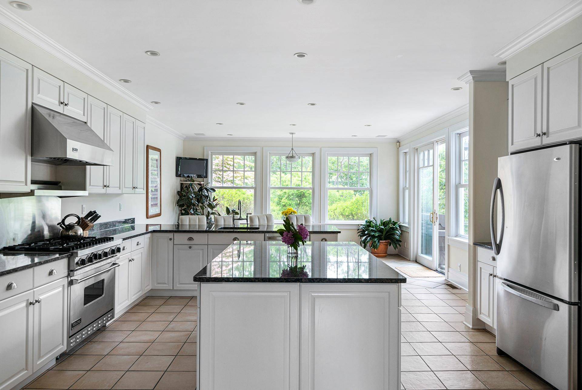 Water Mill, NY 11976,262 Roses Grove RD
