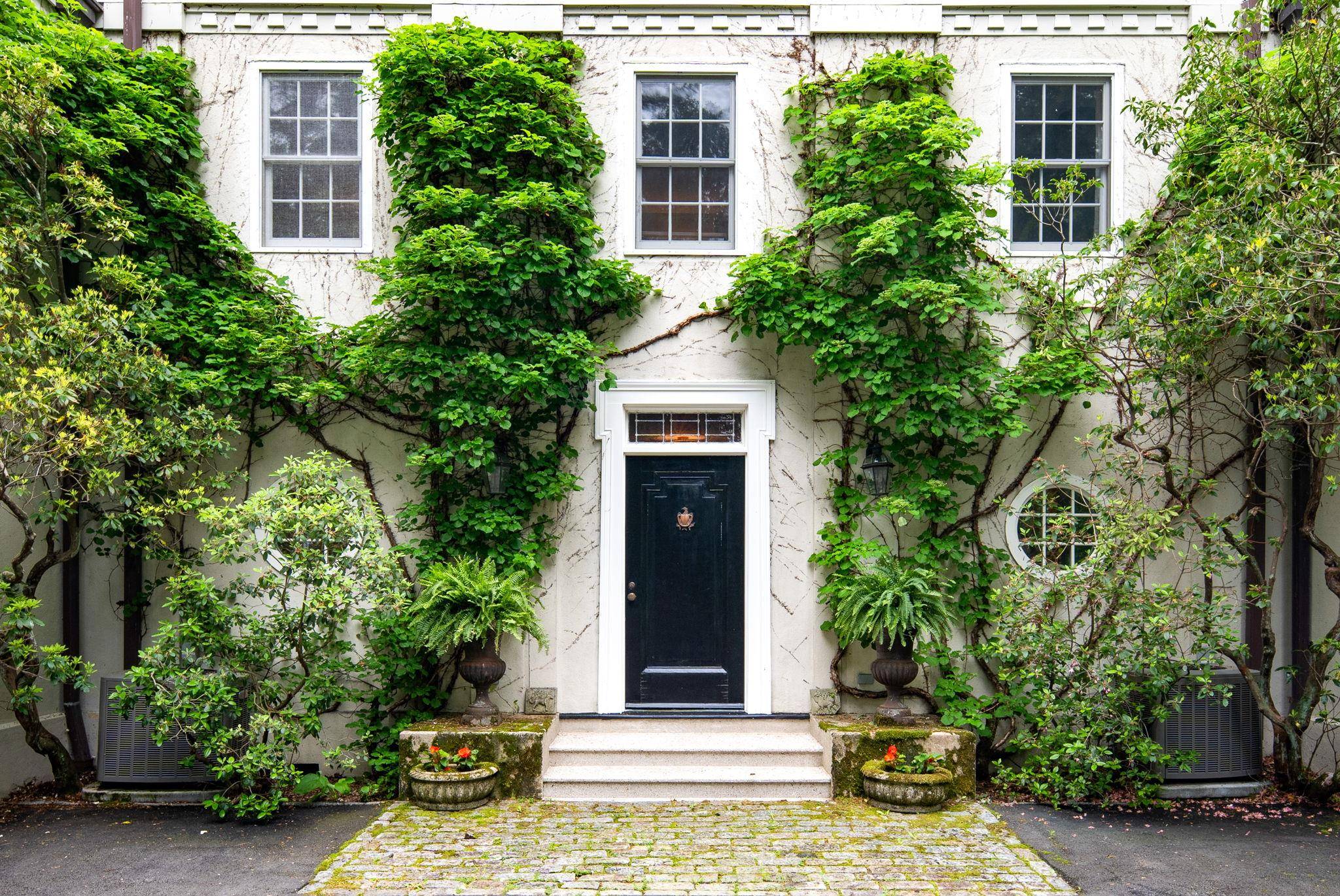 Mount Kisco, NY 10549,482 Armonk RD