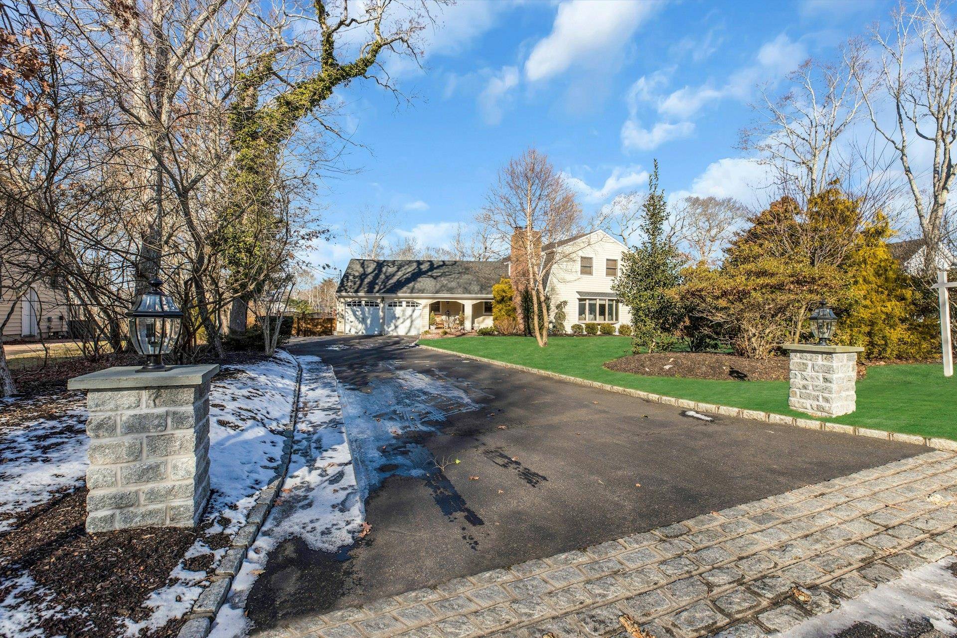 Hampton Bays, NY 11946,11 Harbor RD
