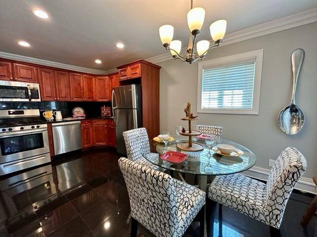 Sayville, NY 11782,207 Lakeland AVE #1-4A