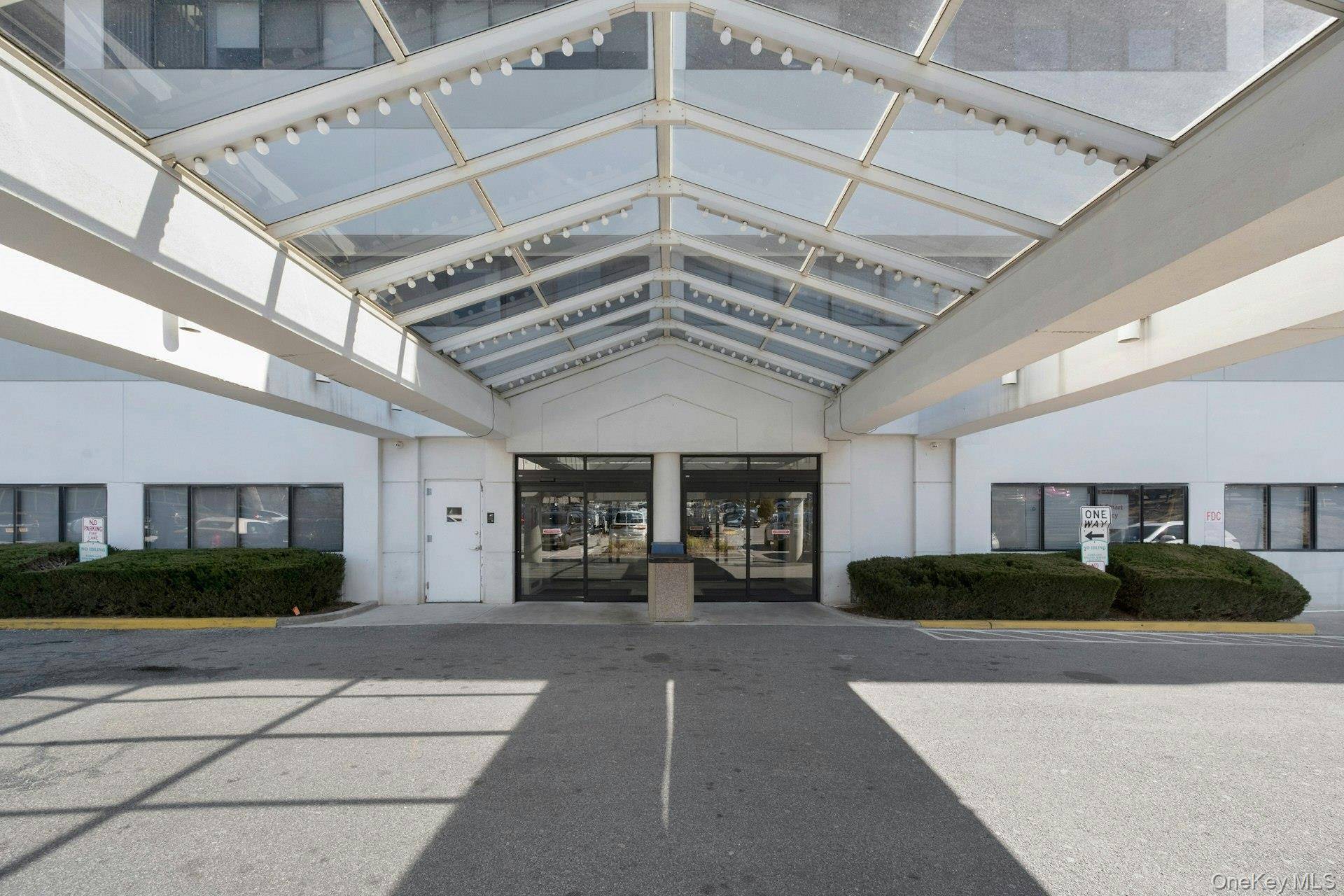 Yonkers, NY 10701,970 N Broadway #208