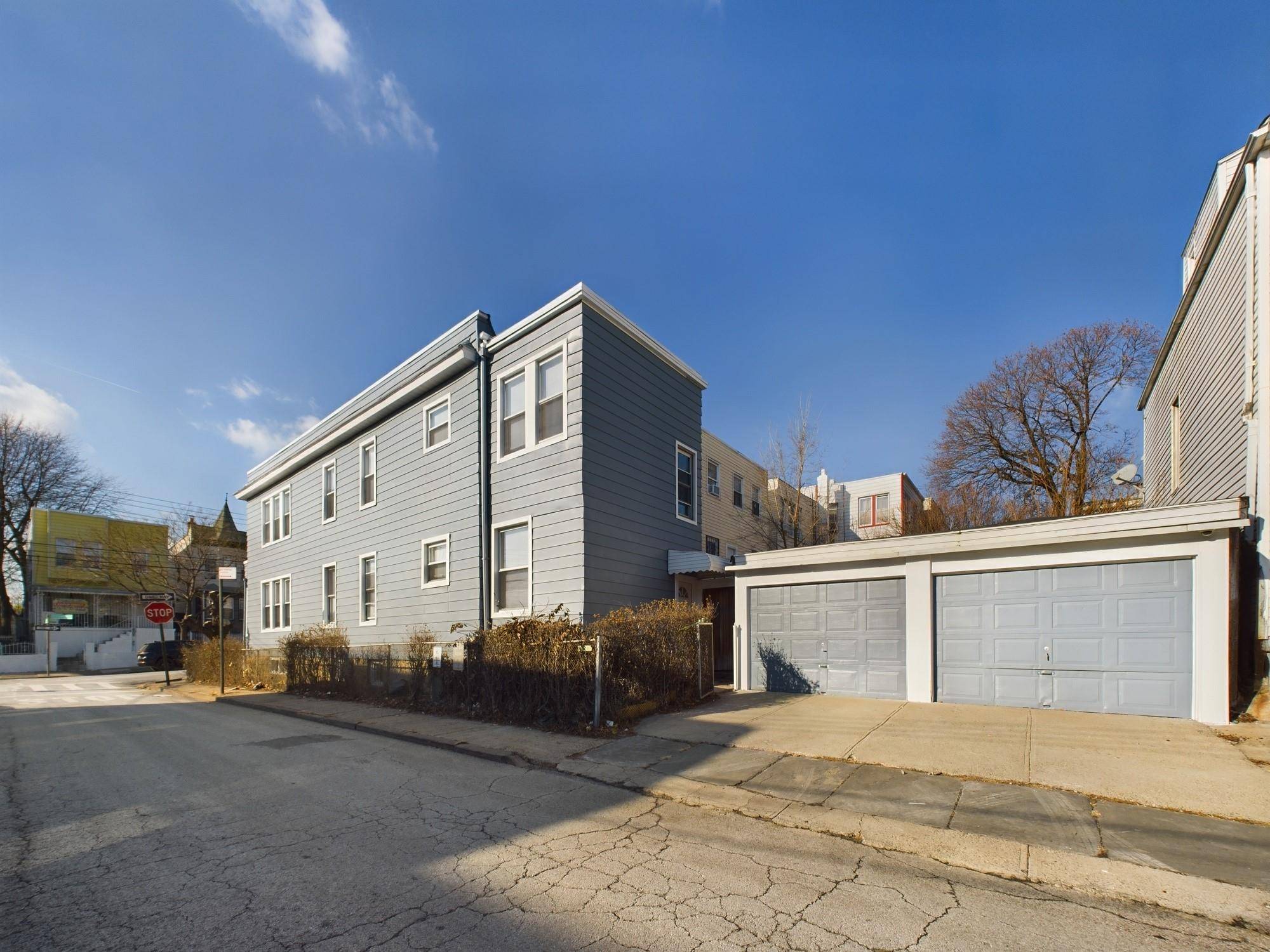 Bronx, NY 10460,1432 Saint Lawrence AVE