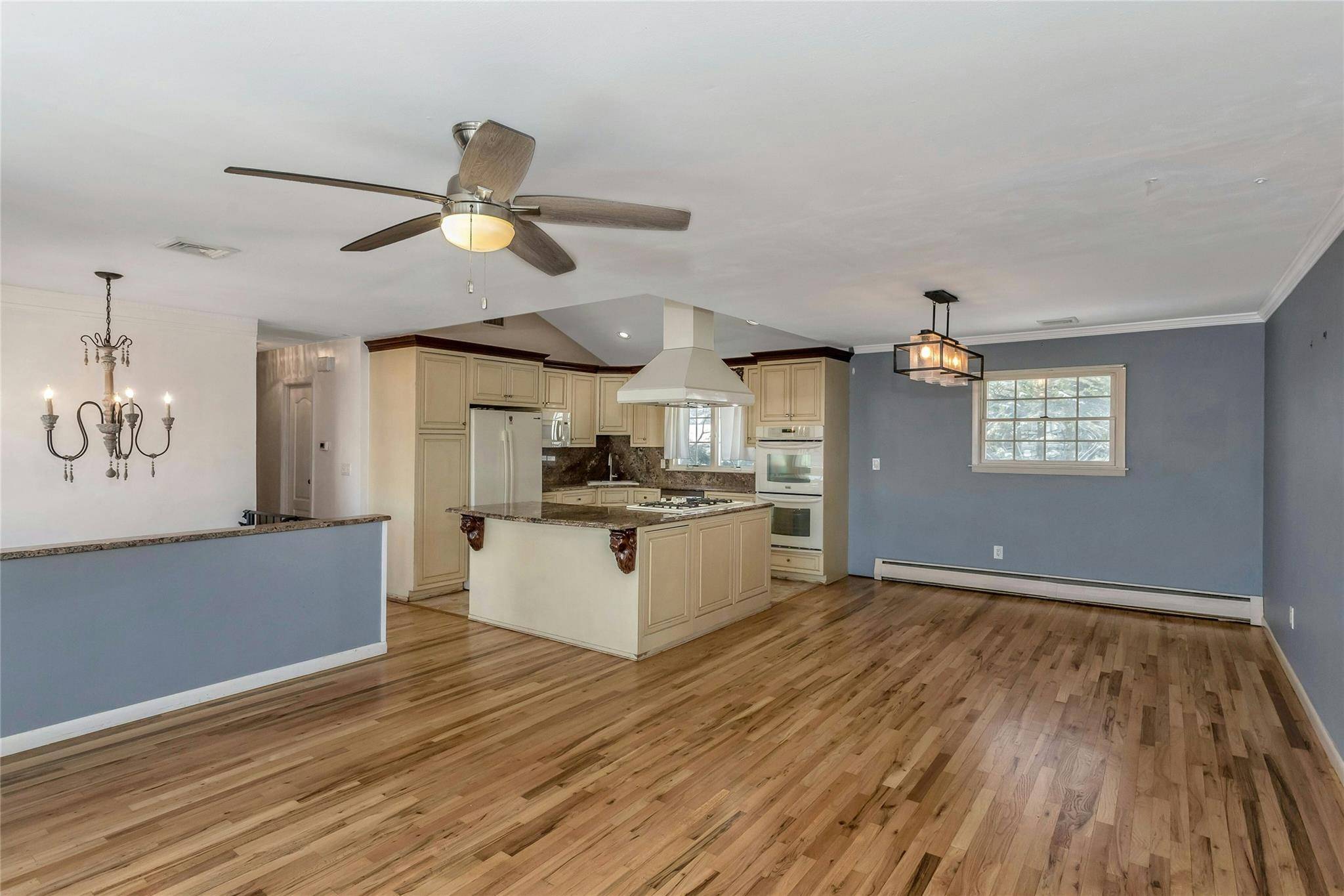Oceanside, NY 11572,2912 Moreland AVE