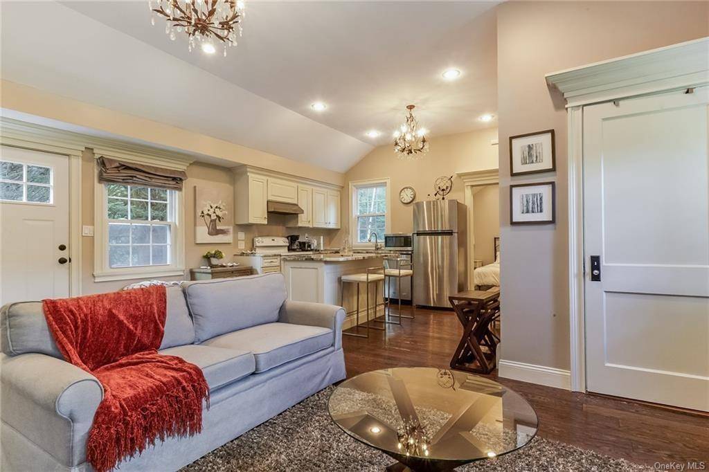 Chappaqua, NY 10514,380 Whippoorwill RD