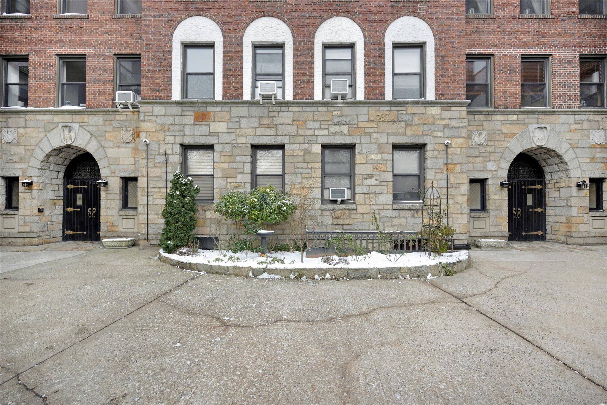 Forest Hills, NY 11375,7716 Austin Street #2K