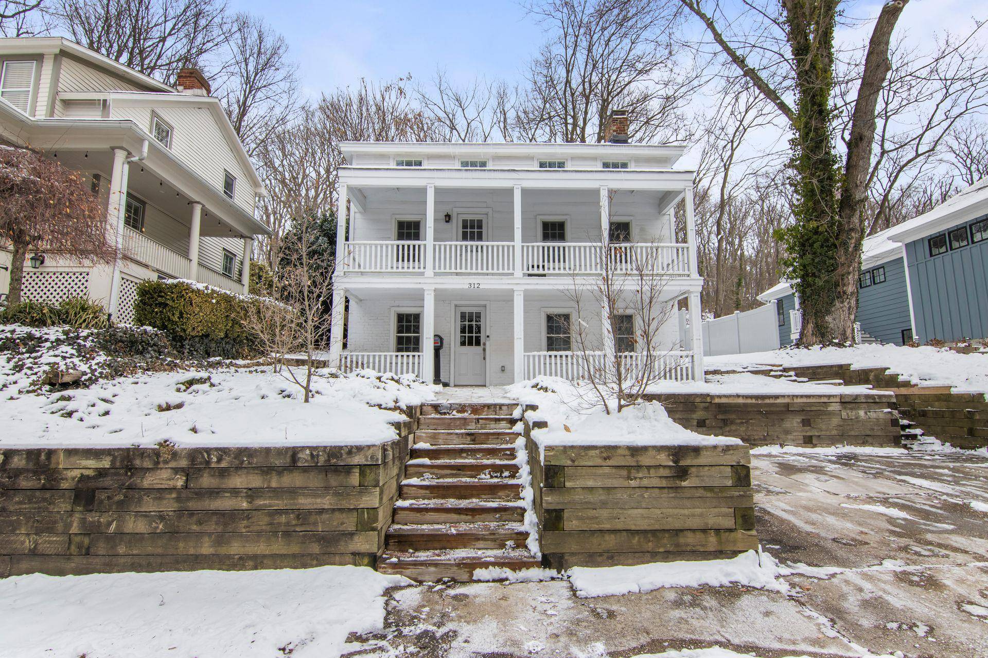 Northport, NY 11768,312 Woodbine AVE