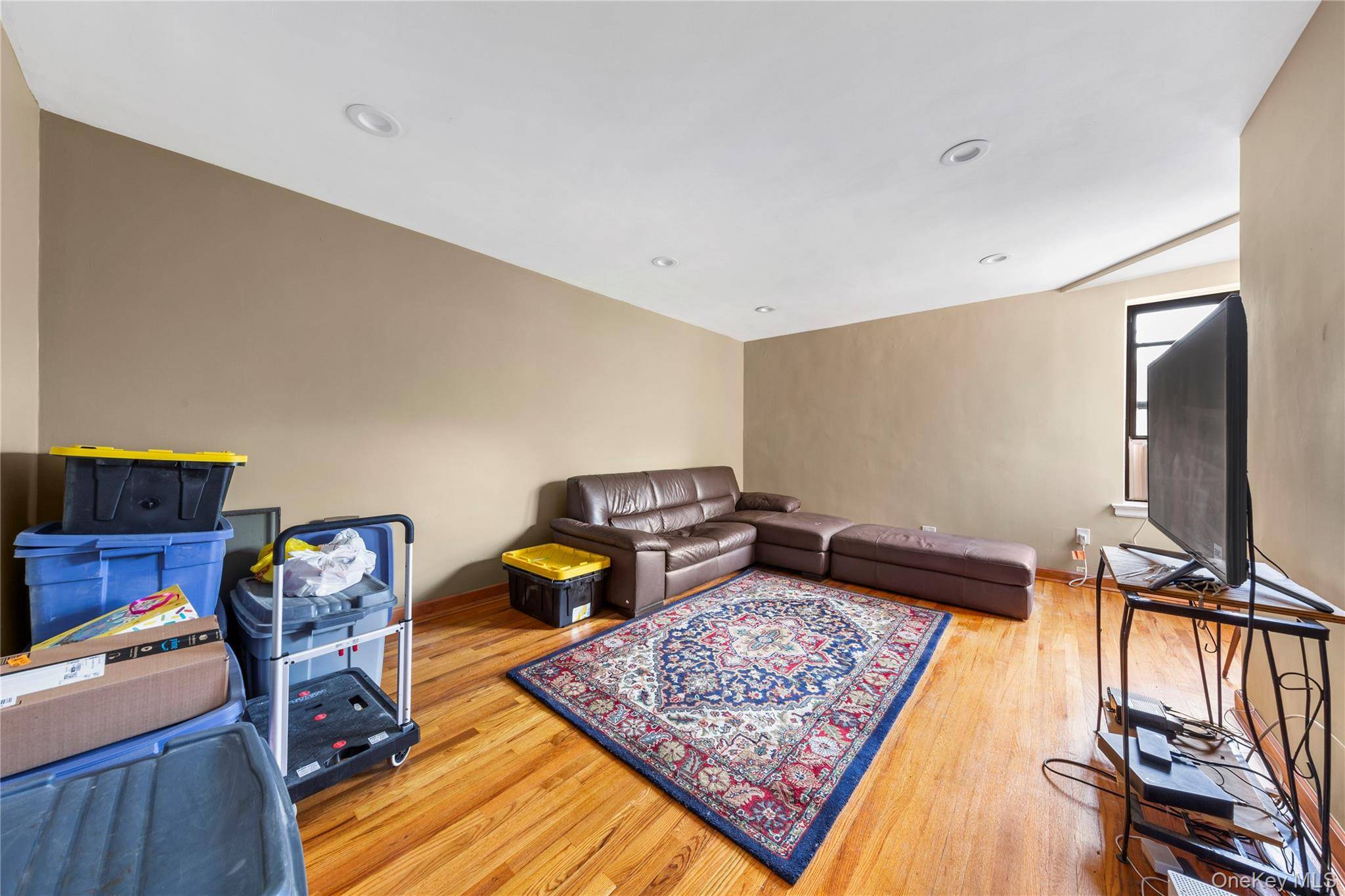 Woodhaven, NY 11421,83-15 98th ST #6B