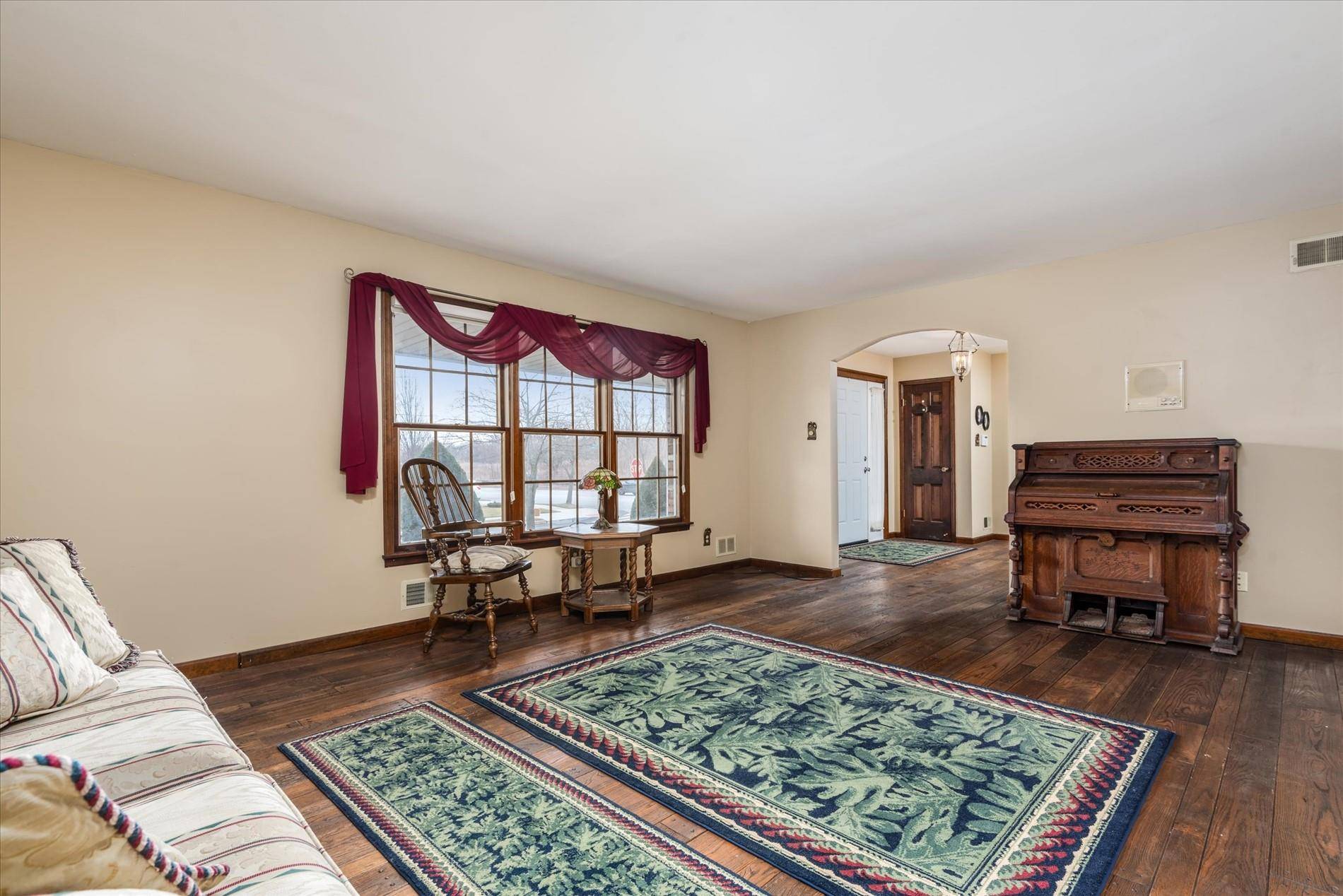 Howard Beach, NY 11414,164-50 87th ST