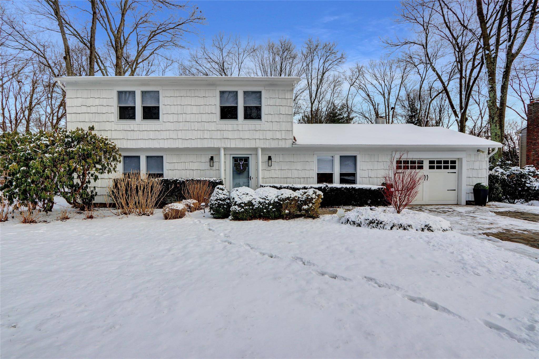 Dix Hills, NY 11746,24 Long Acre LN