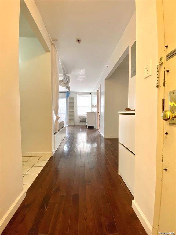 Flushing, NY 11354,138-10 35th Ave #3A