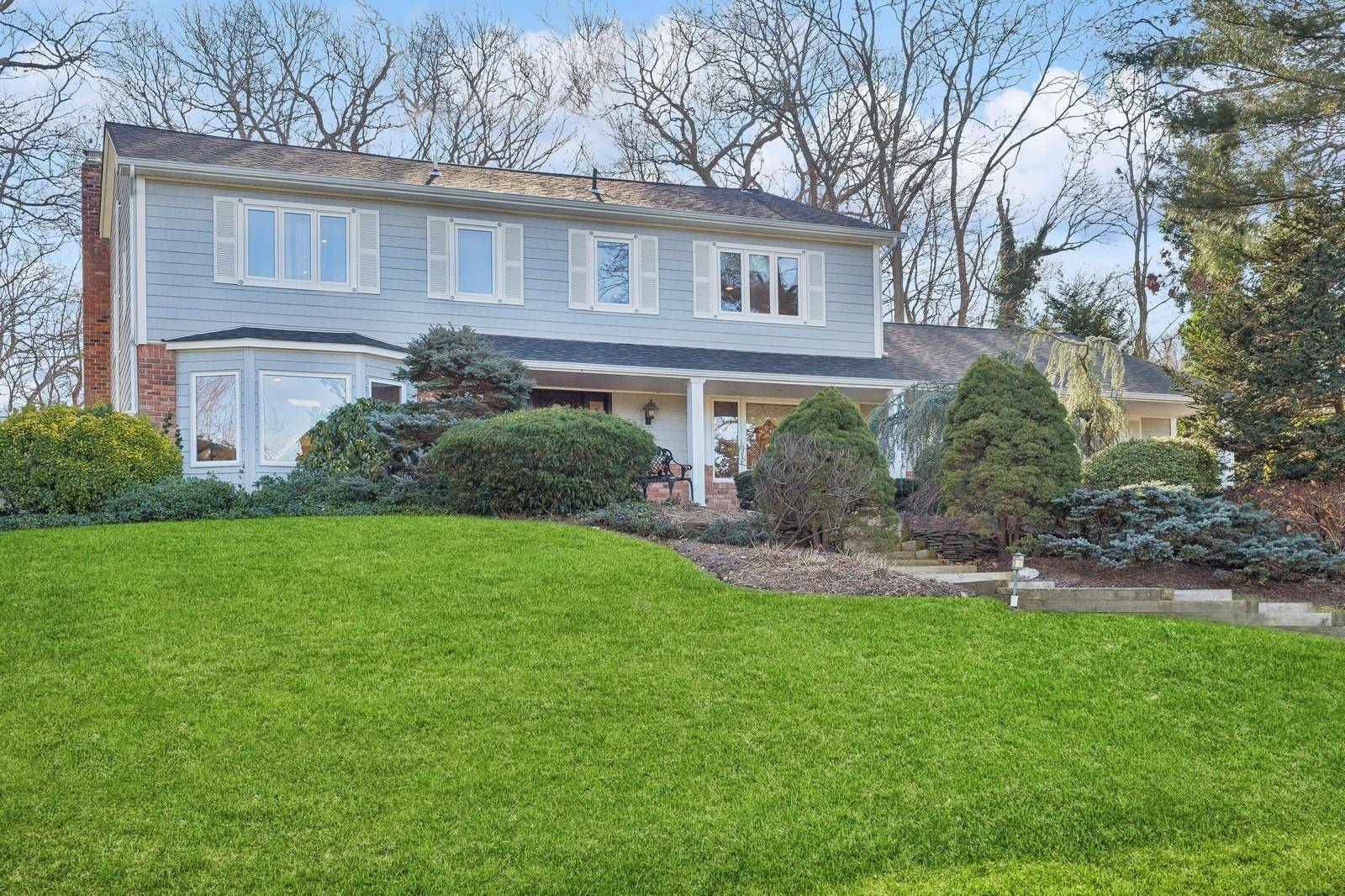 Dix Hills, NY 11746,2 Notch CT