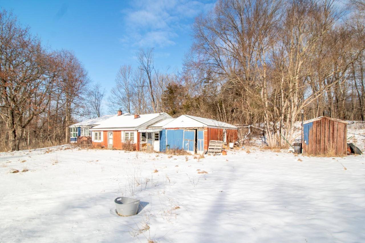 Red Hook, NY 12571,127 Spring Lake RD