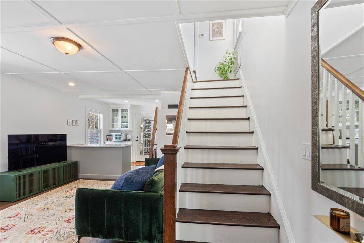 Mamaroneck, NY 10543,537 First ST