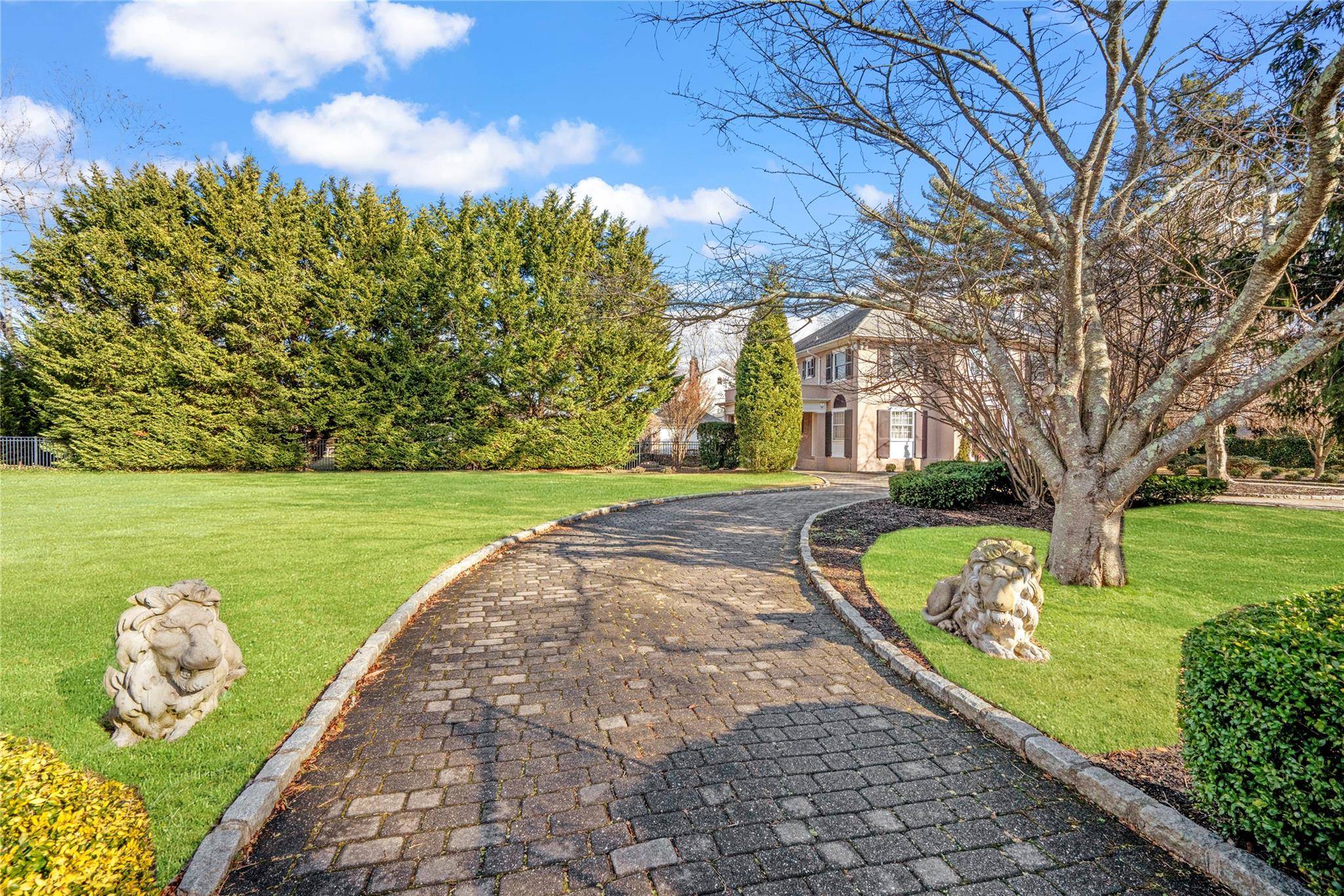 Sayville, NY 11782,99 Handsome AVE