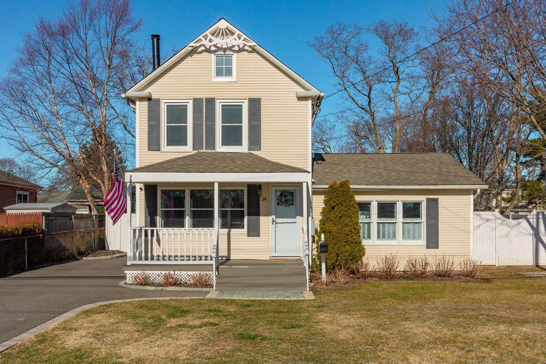 East Islip, NY 11730,39 Jefferson ST