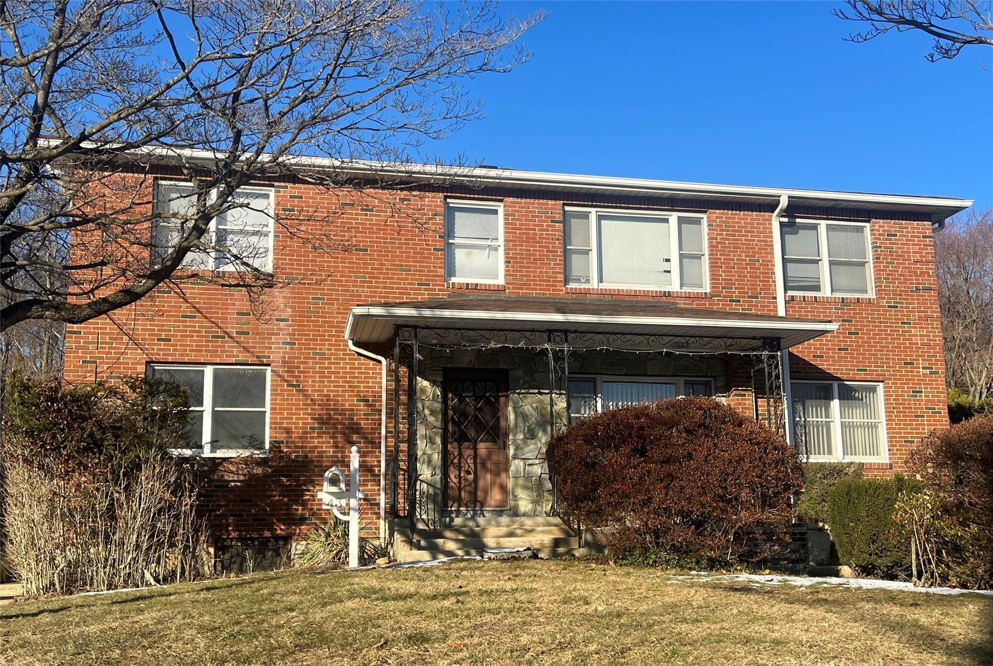 Glen Cove, NY 11542,43 Elm AVE