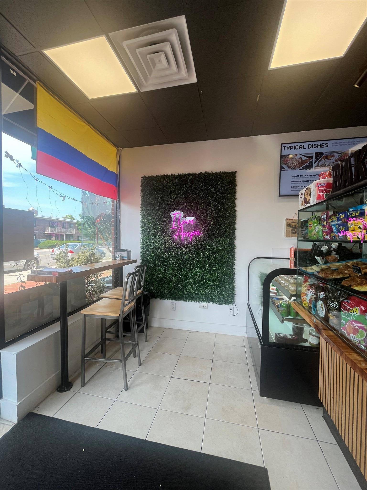 Rockville Centre, NY 11570,182B Maple AVE