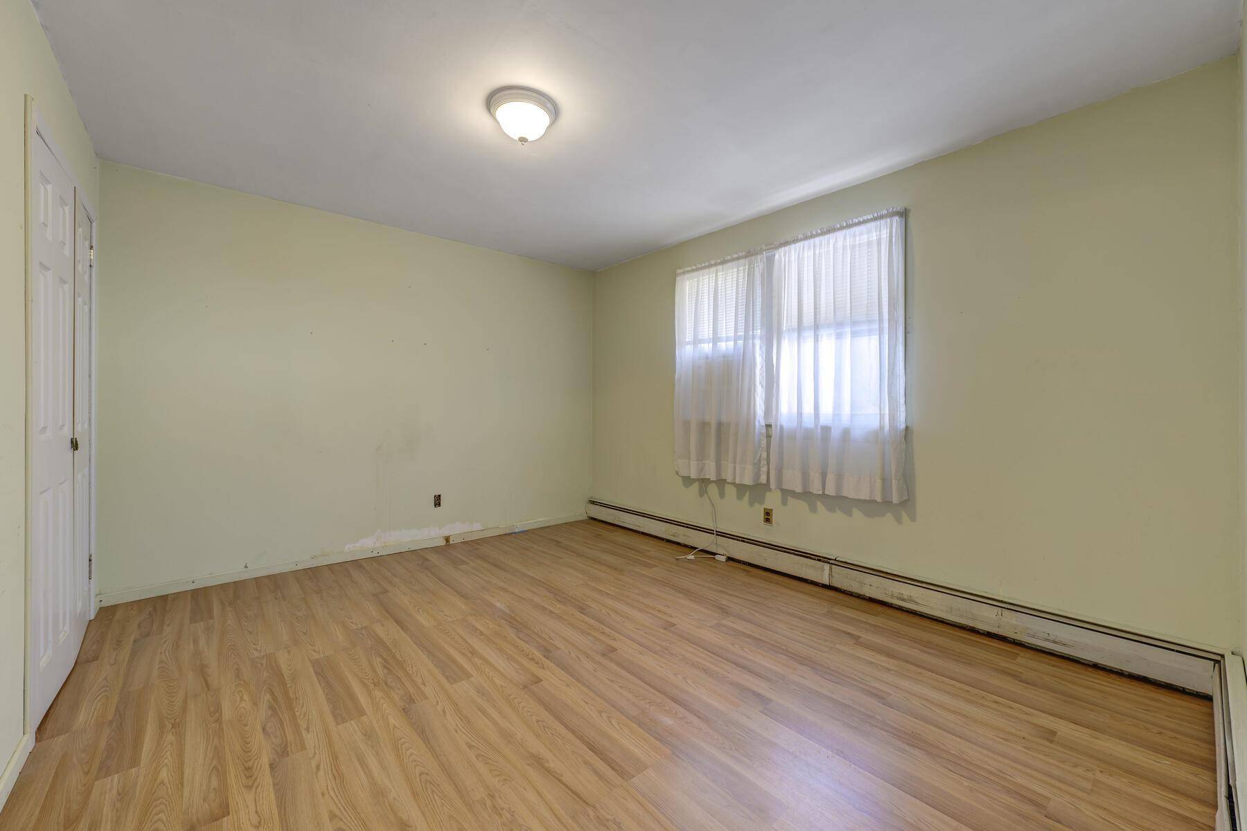 New Hyde Park, NY 11040,21 S 18th ST