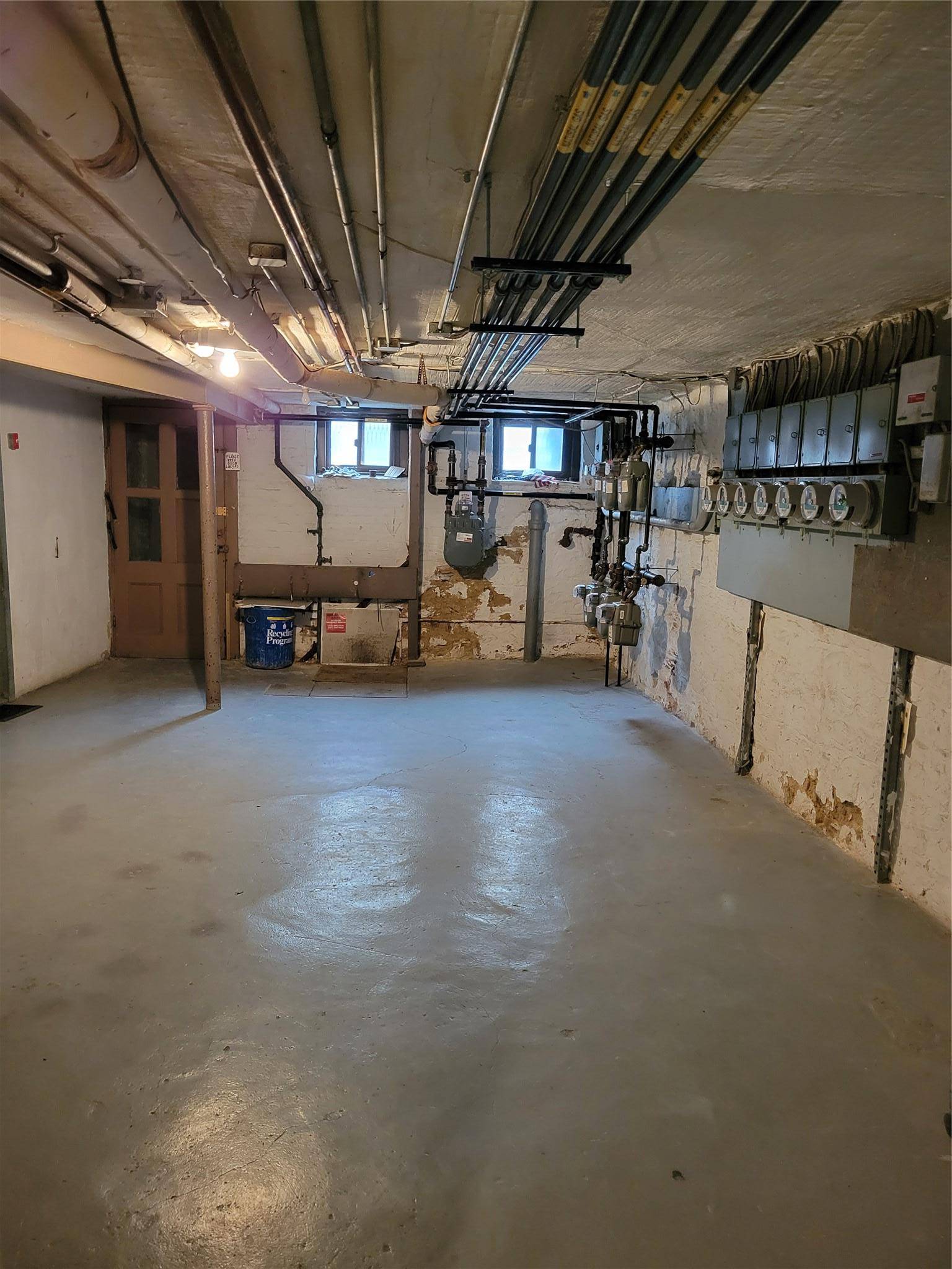 Ridgewood, NY 11385,18-58 Cornelia ST