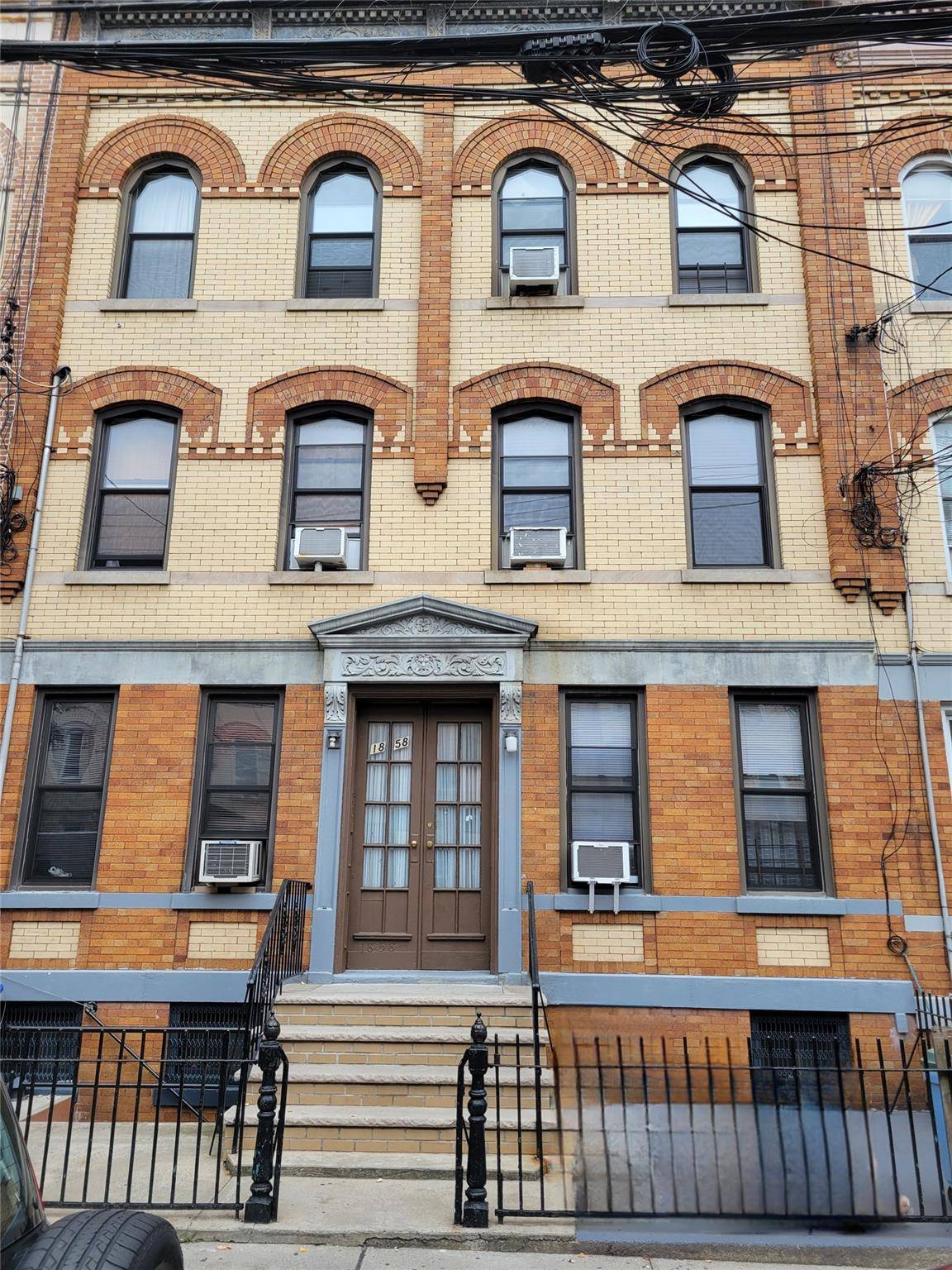 Ridgewood, NY 11385,18-58 Cornelia ST