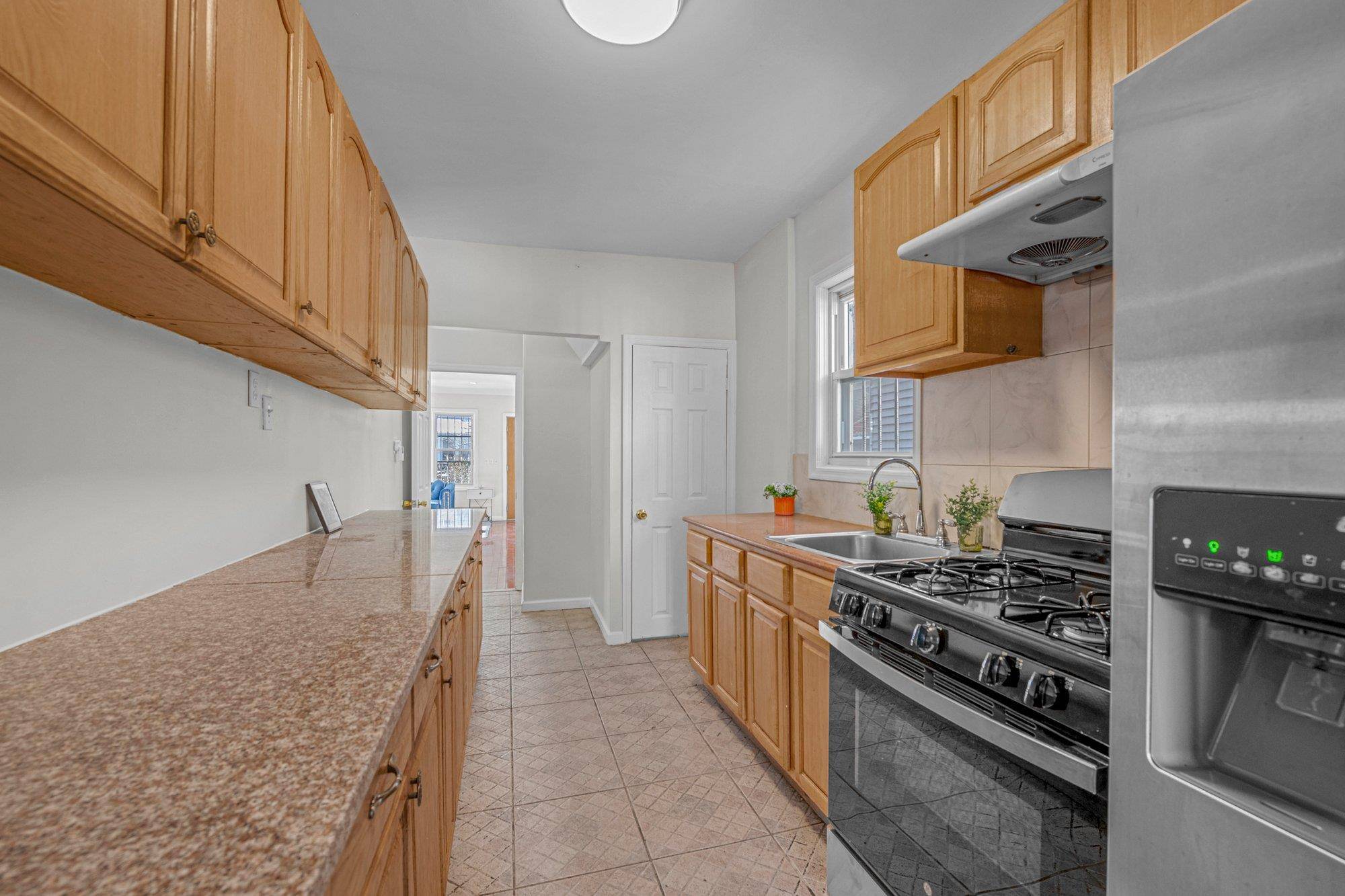 Hillcrest (queens), NY 11432,81-19 164th PL