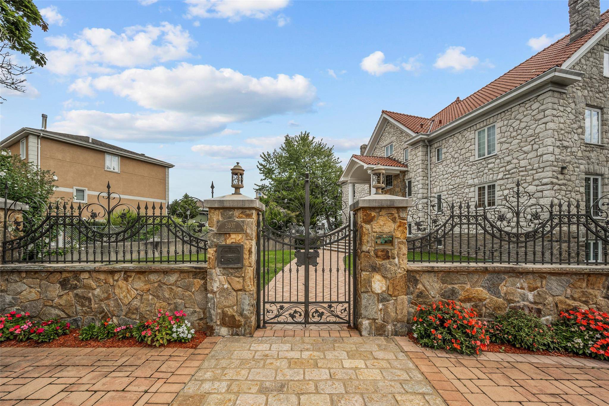 Bronx, NY 10465,3407 Country Club RD