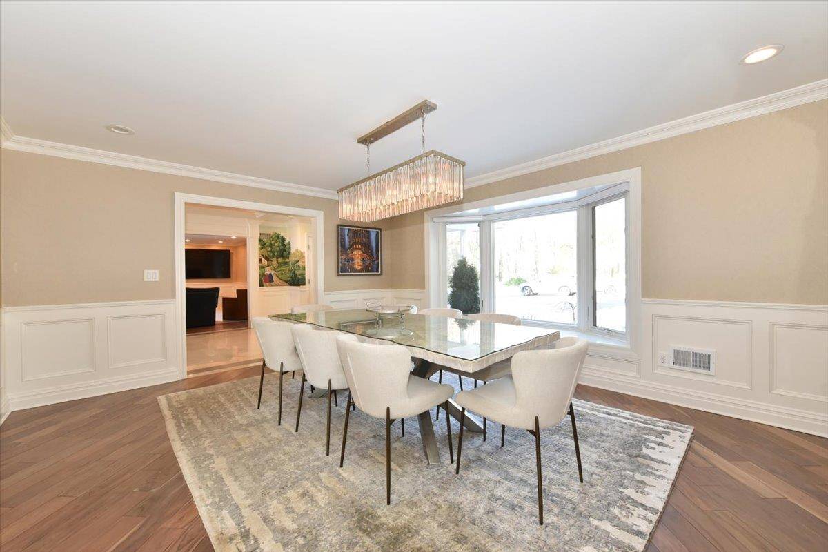 Old Westbury, NY 11568,15 Morgan DR