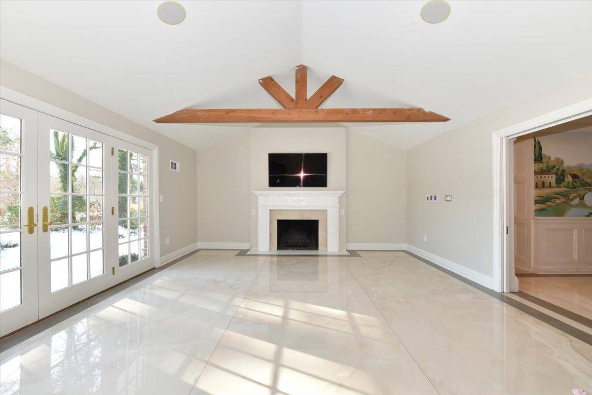 Old Westbury, NY 11568,15 Morgan DR