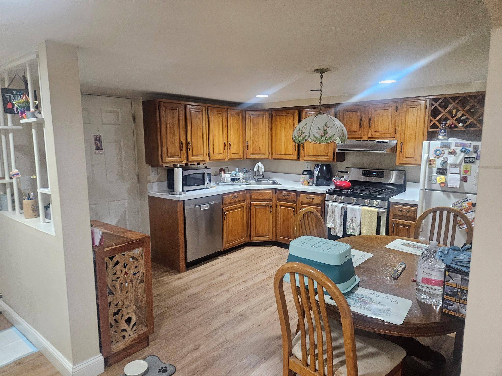 Mastic, NY 11950,27 Overlook DR