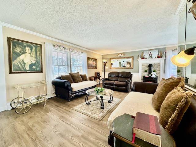 Mastic, NY 11950,129 A Hampton AVE