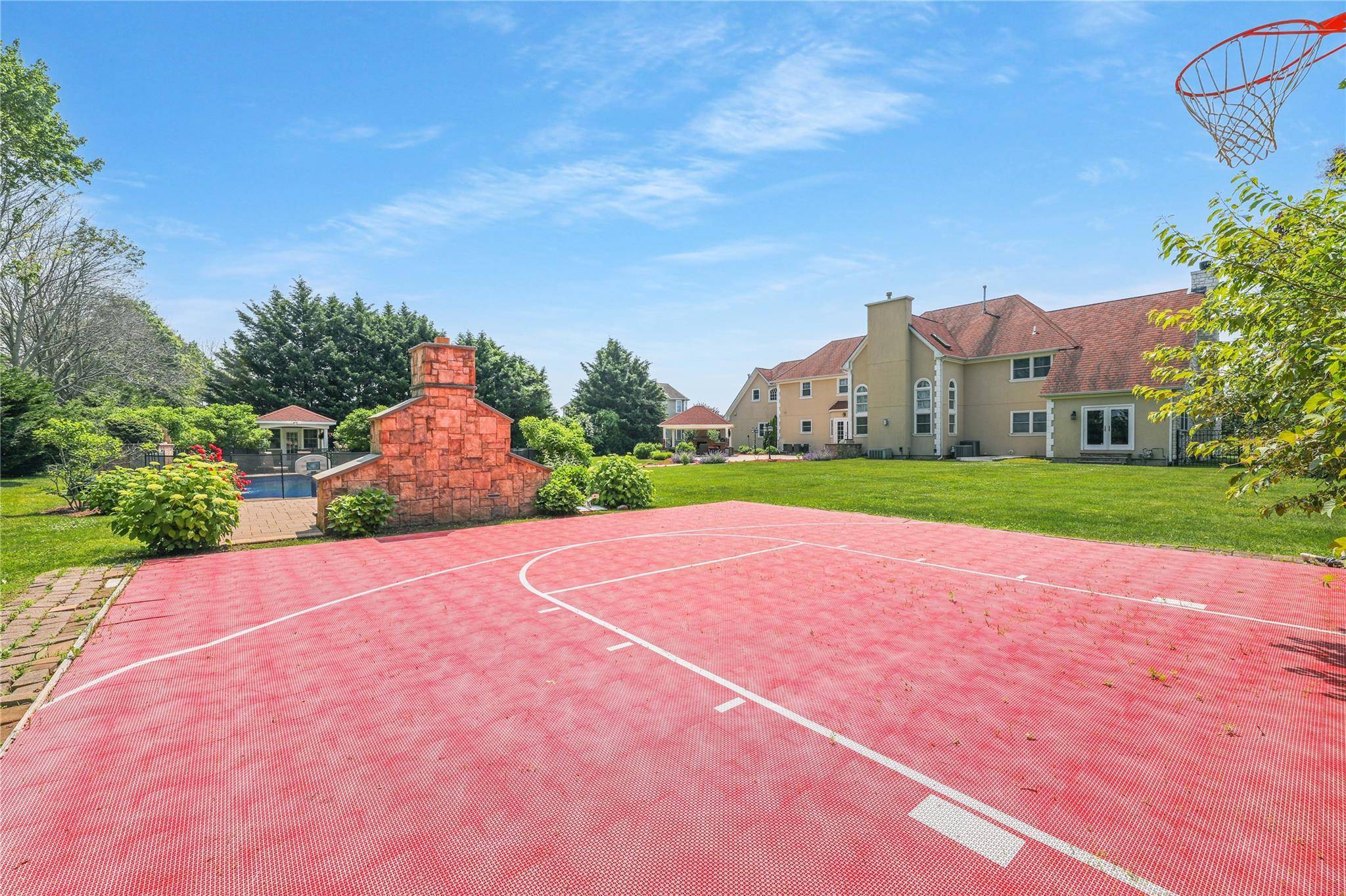 East Moriches, NY 11940,11 Dogwood LN