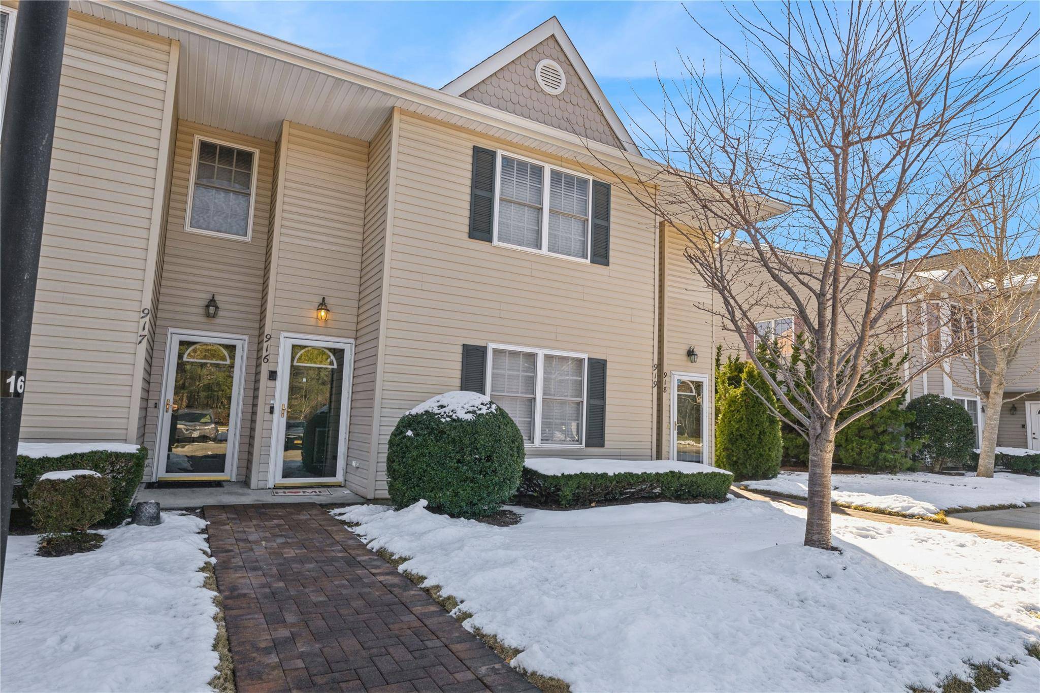 Melville, NY 11747,916 Altessa Blvd