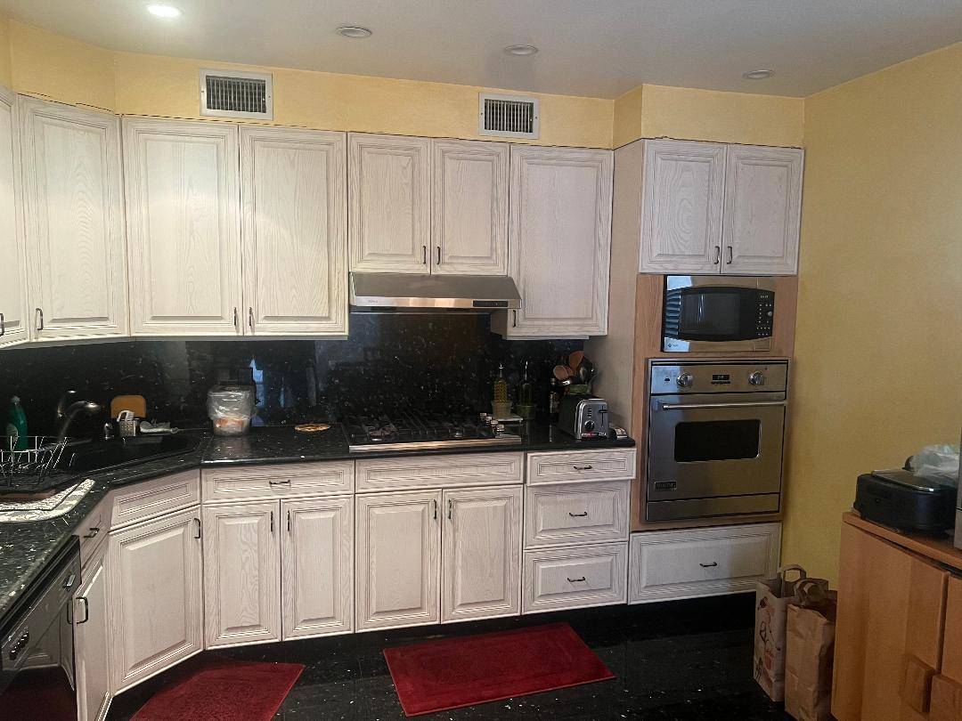 Howard Beach, NY 11414,88-12 157 AVE