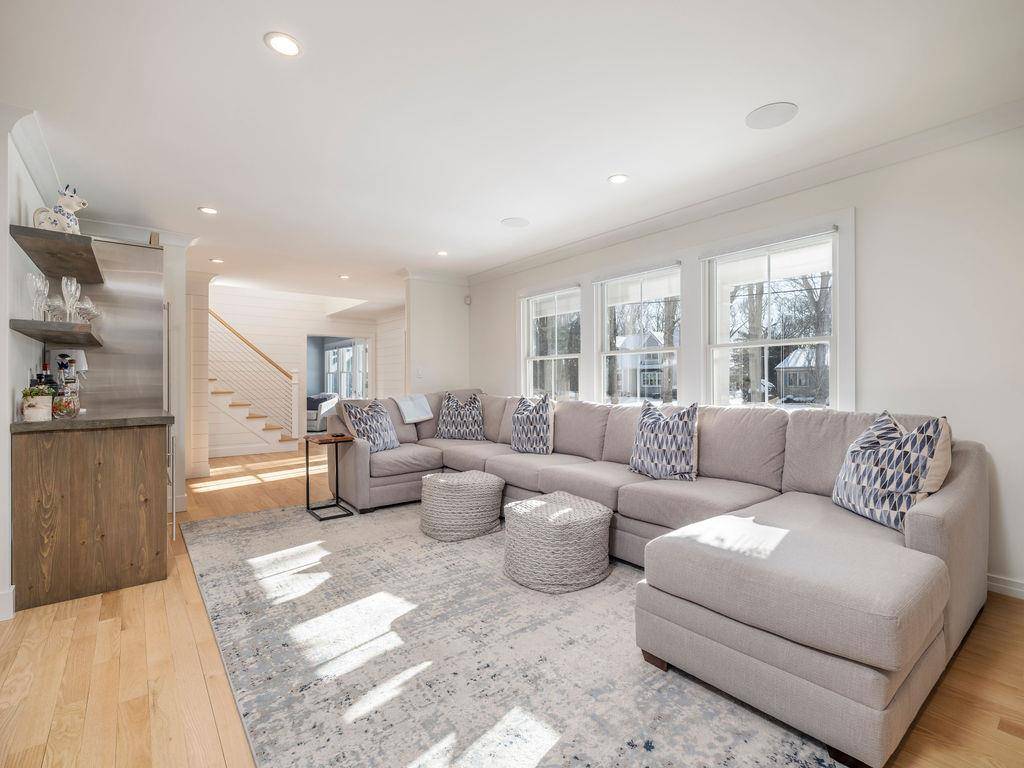 Cutchogue, NY 11935,155 Pinewood RD