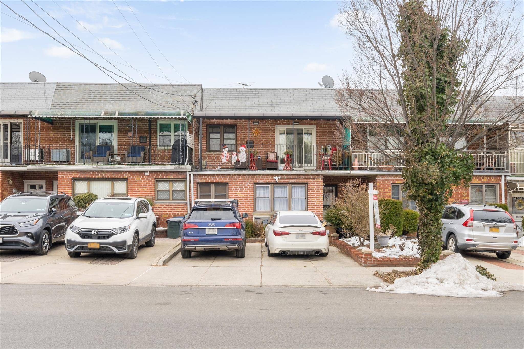 Middle Village, NY 11379,62-34 69 PL