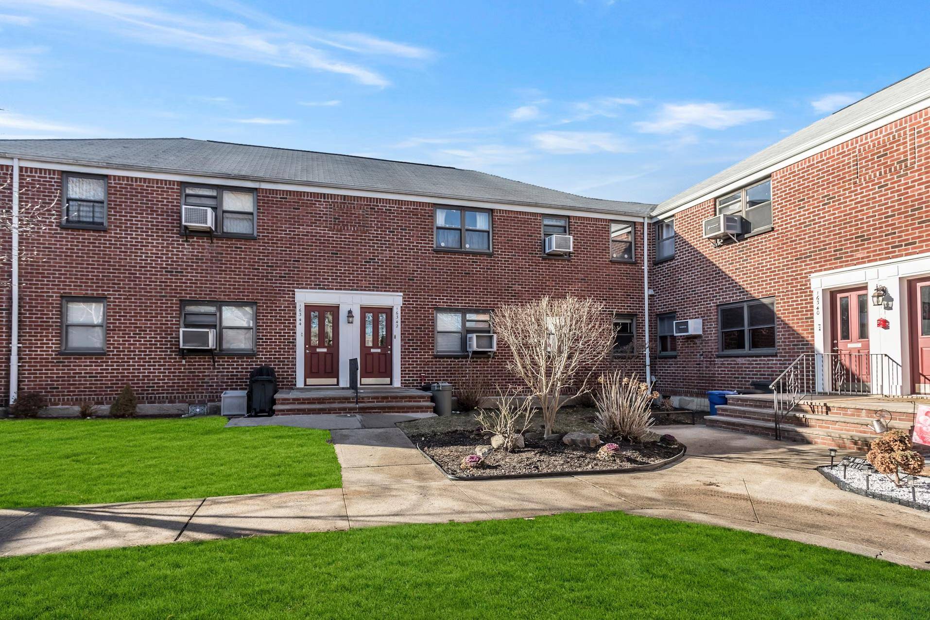 Whitestone, NY 11357,16342 17th AVE #4-310