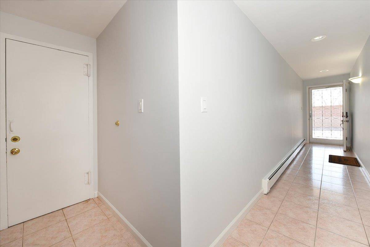 Jamaica Estates, NY 11432,87-77 Kingston PL