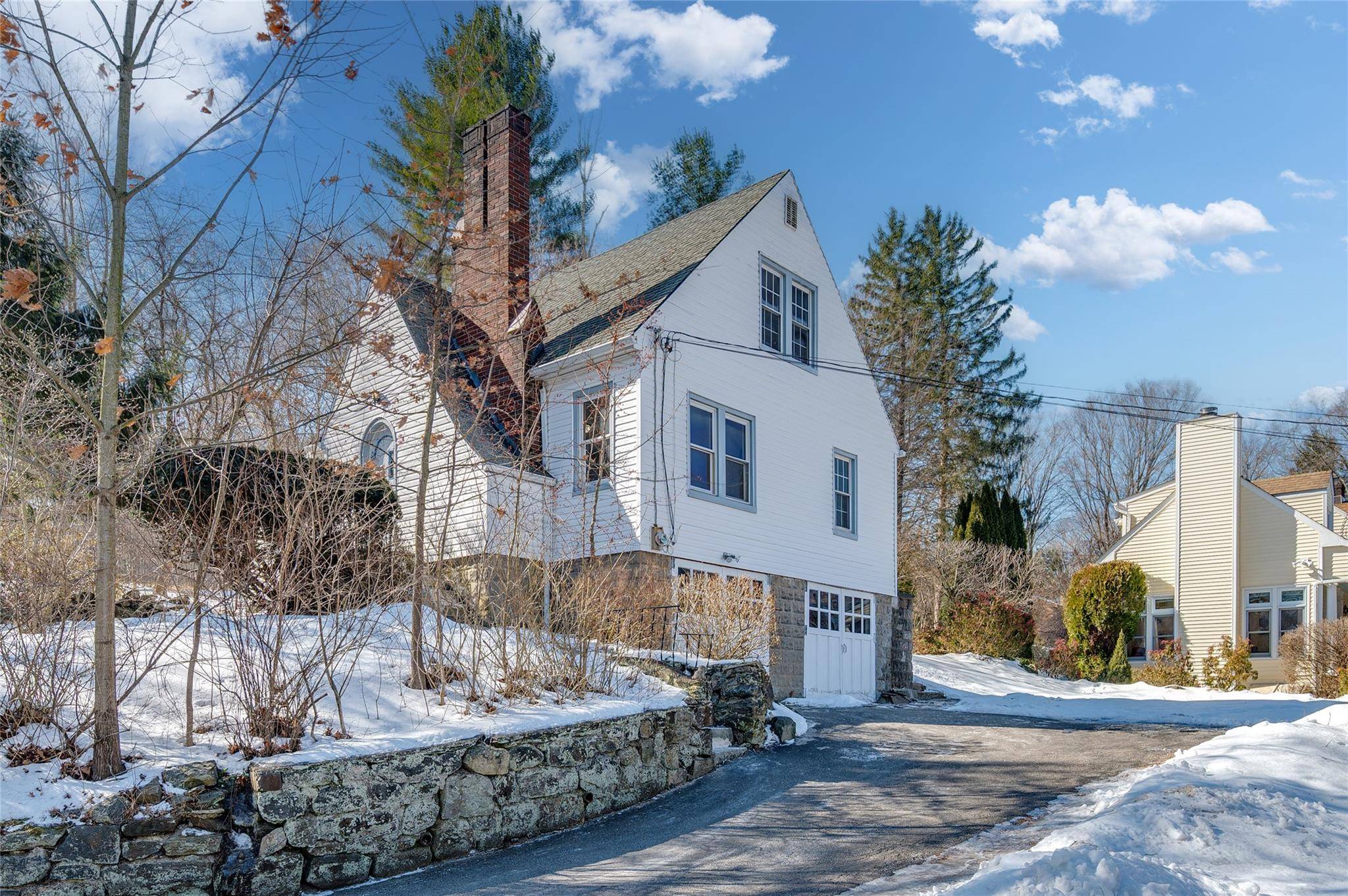 Mount Kisco, NY 10549,13 Main ST