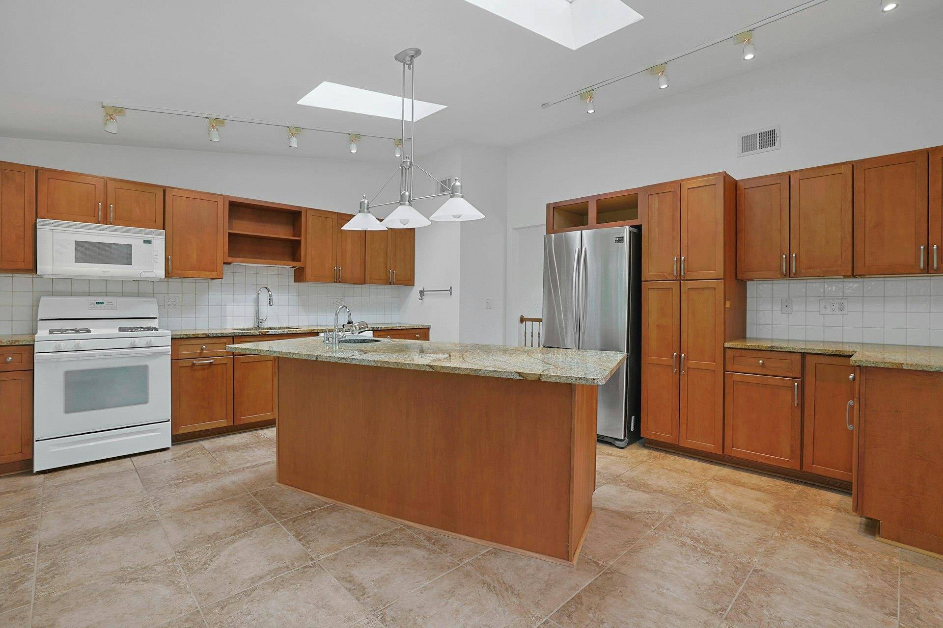 New City, NY 10956,3 Dore CT