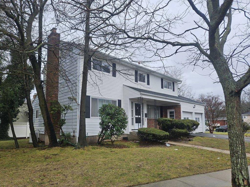 Freeport, NY 11520,25 Willowbrook LN