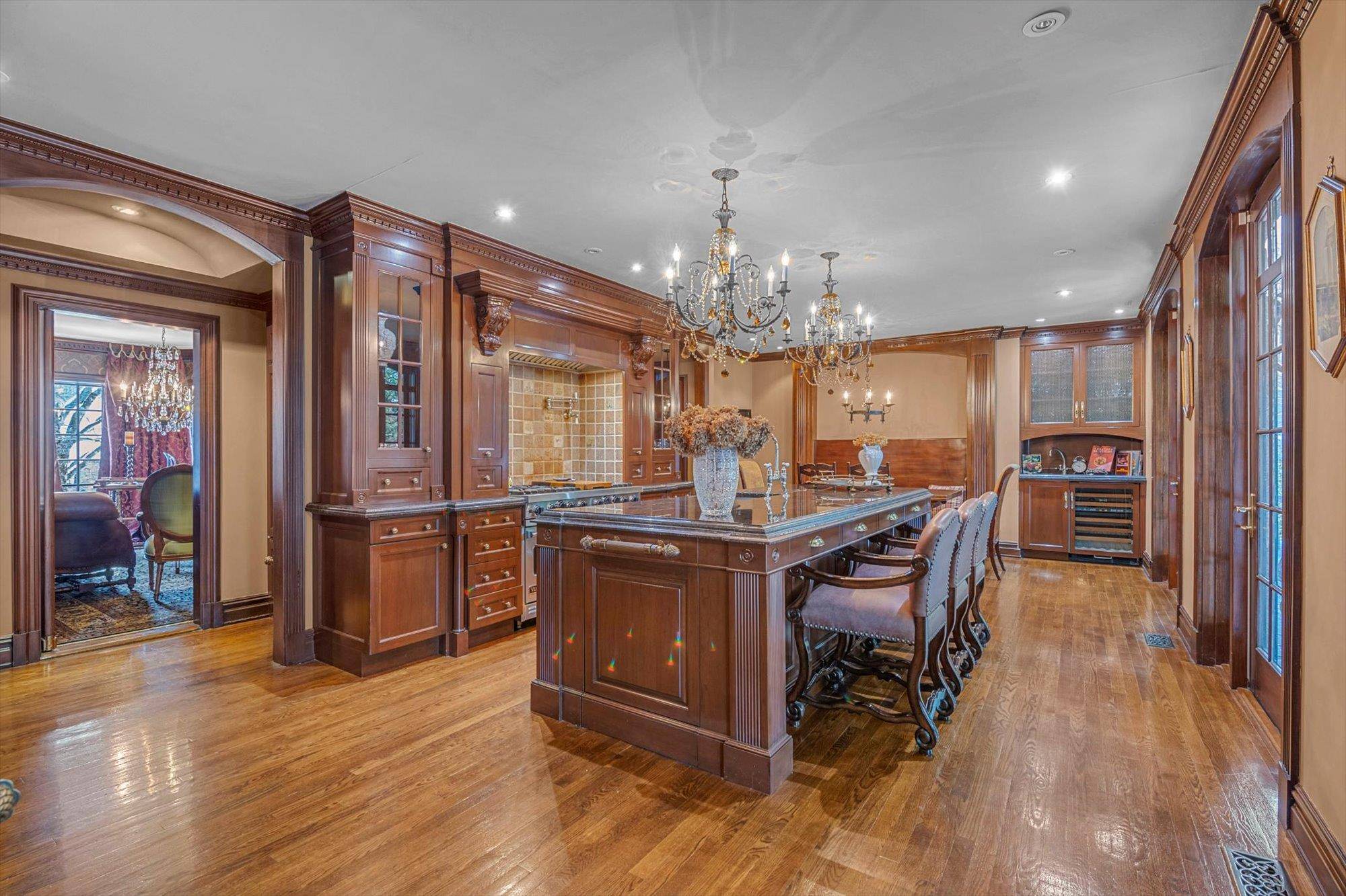 Manhasset, NY 11030,183 Mill Spring RD