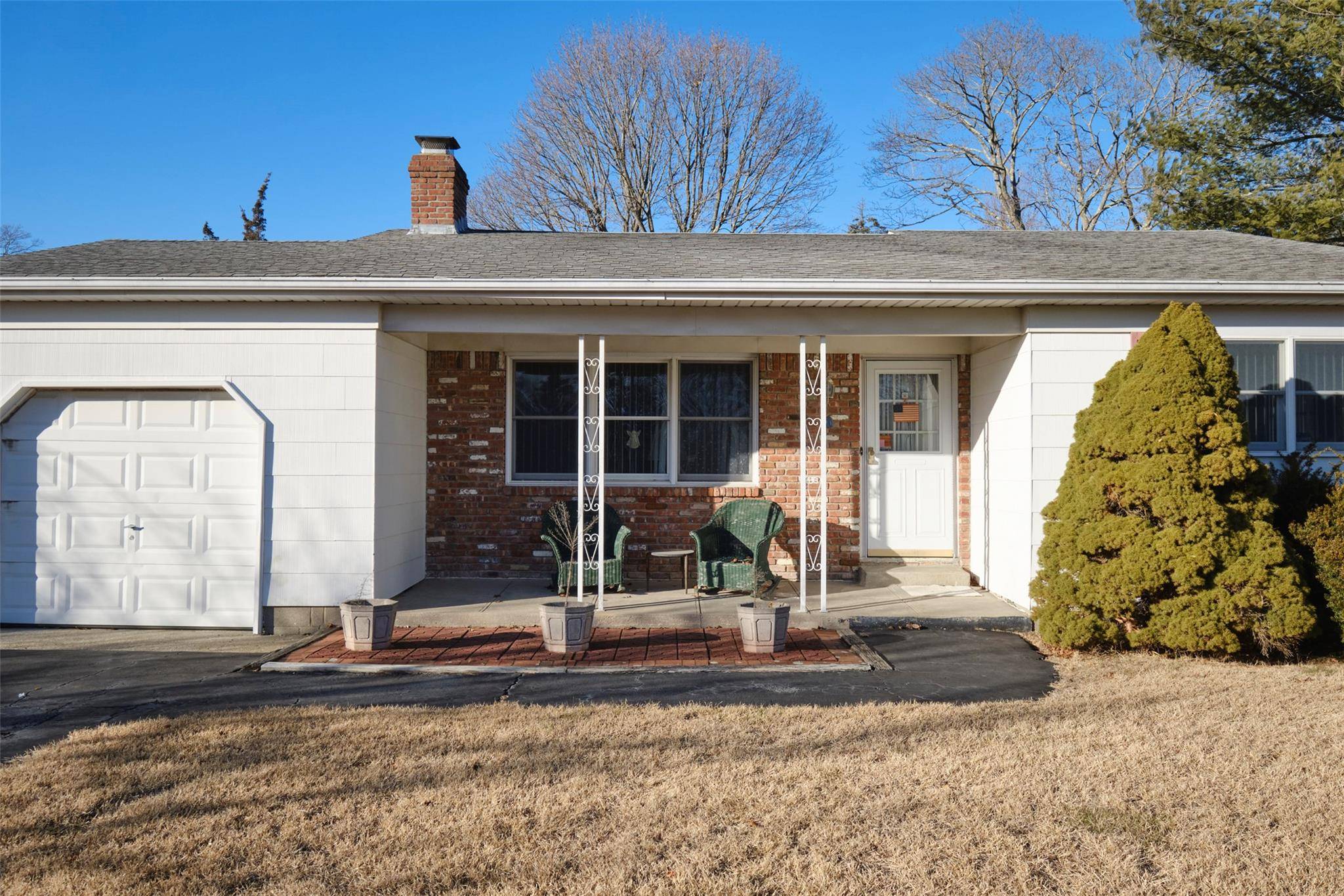 Hampton Bays, NY 11946,6 Linda LN