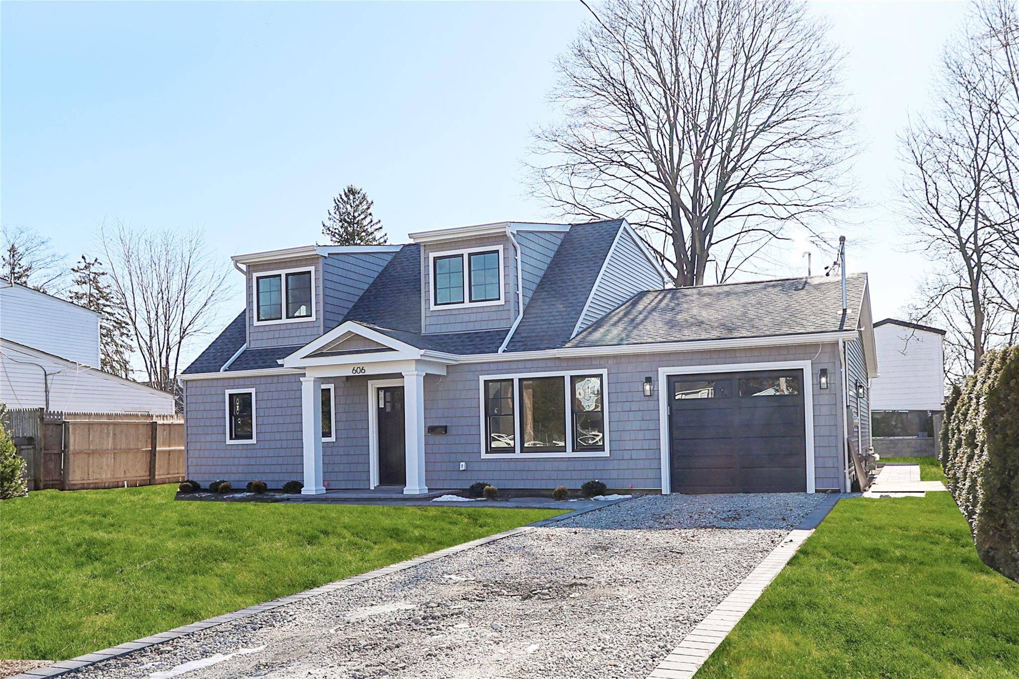 Westbury, NY 11590,606 Dryden ST