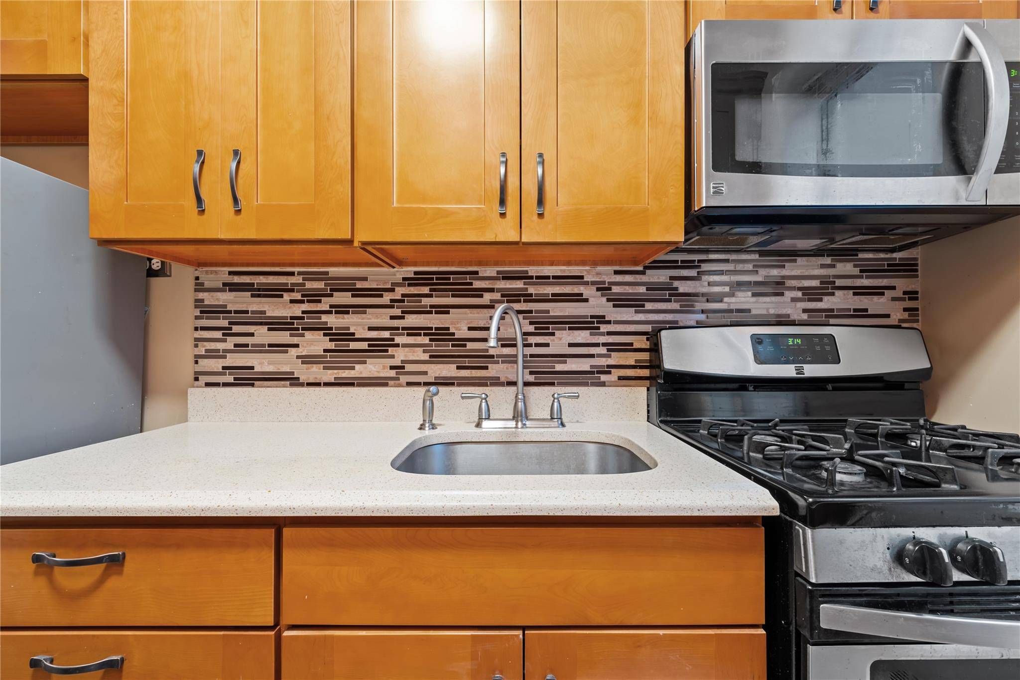 Forest Hills, NY 11375,65-11 108th St #3C