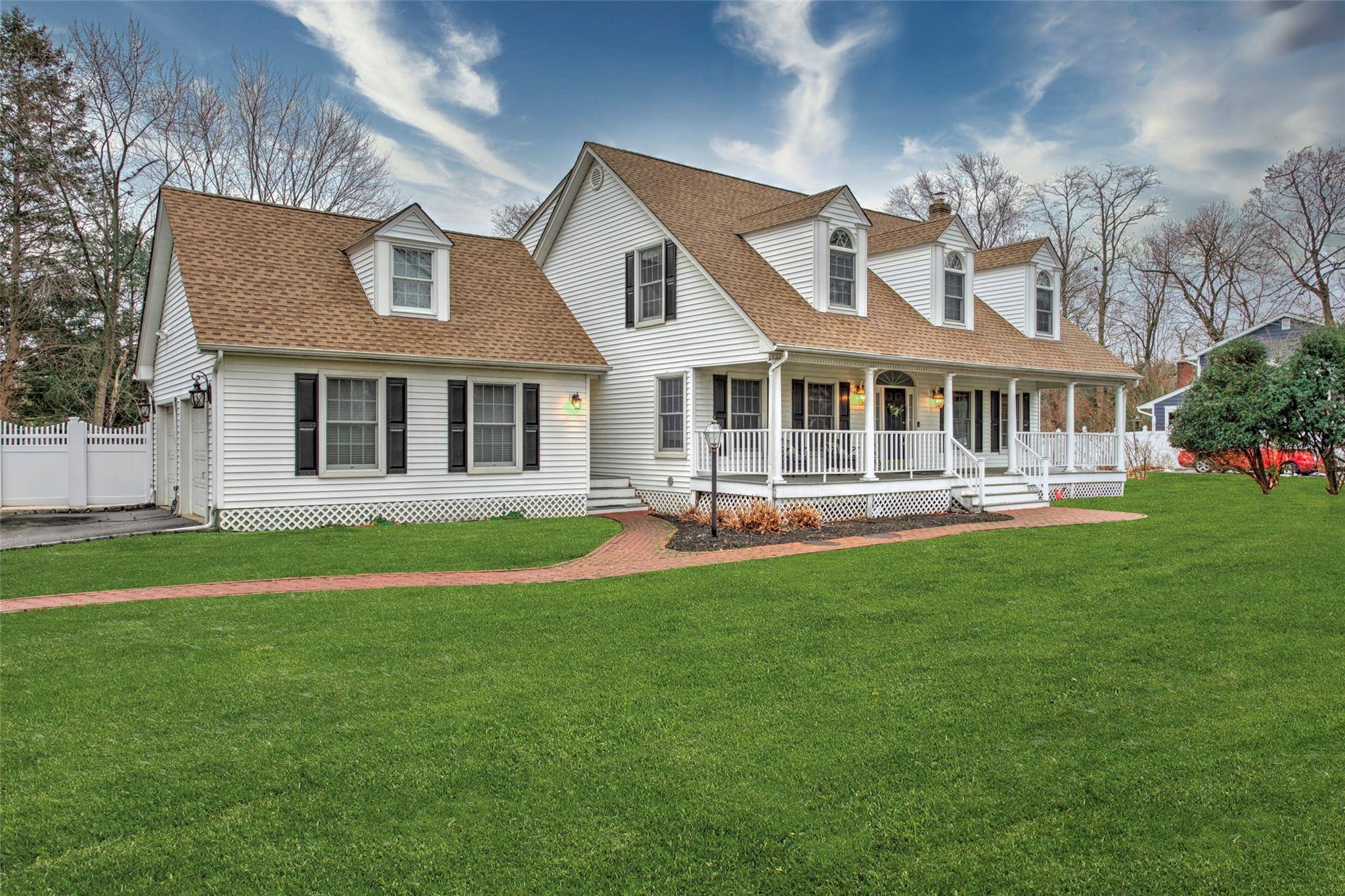 Setauket, NY 11733,131 Main ST