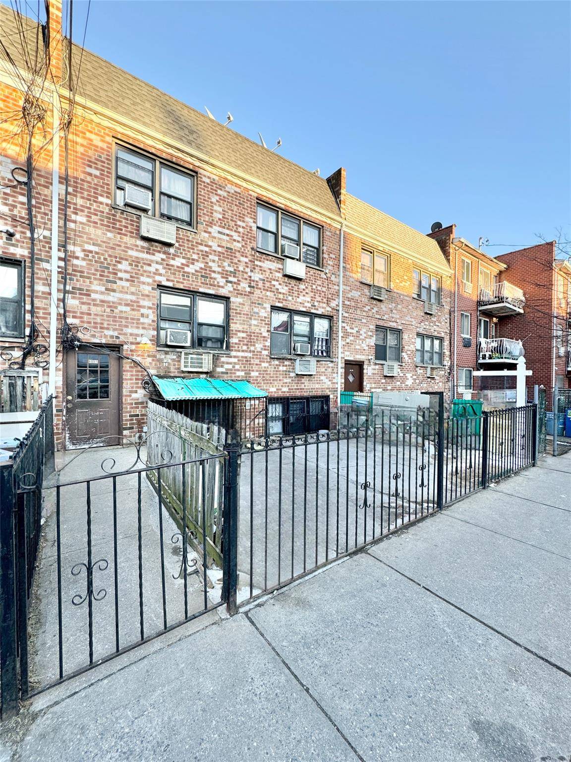 Corona, NY 11368,40-15 102nd ST