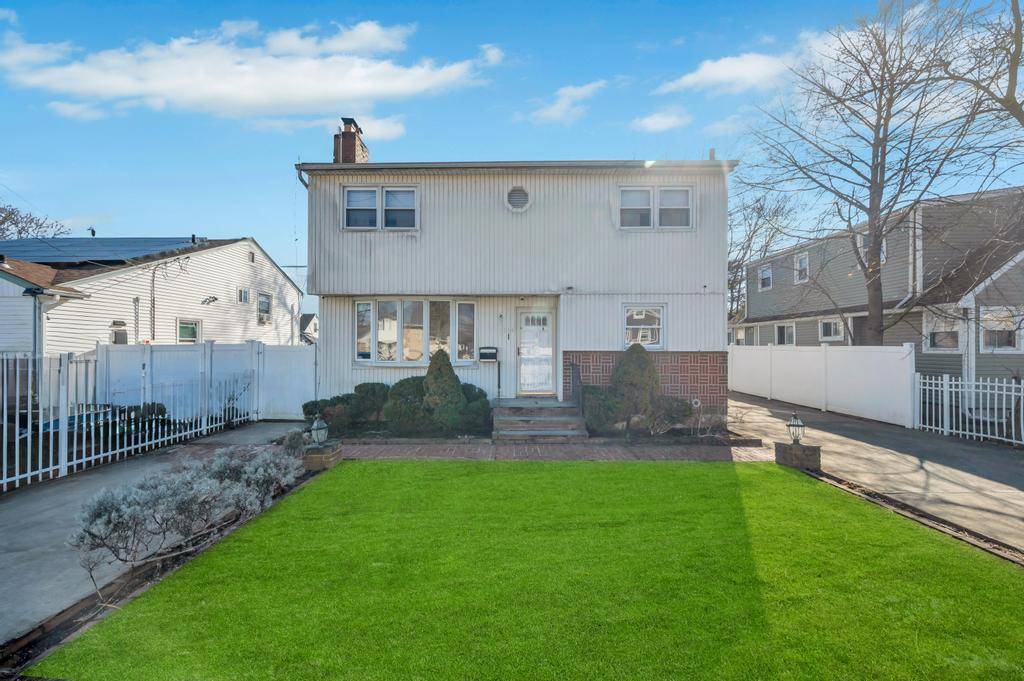Roosevelt, NY 11575,114 Frederick AVE